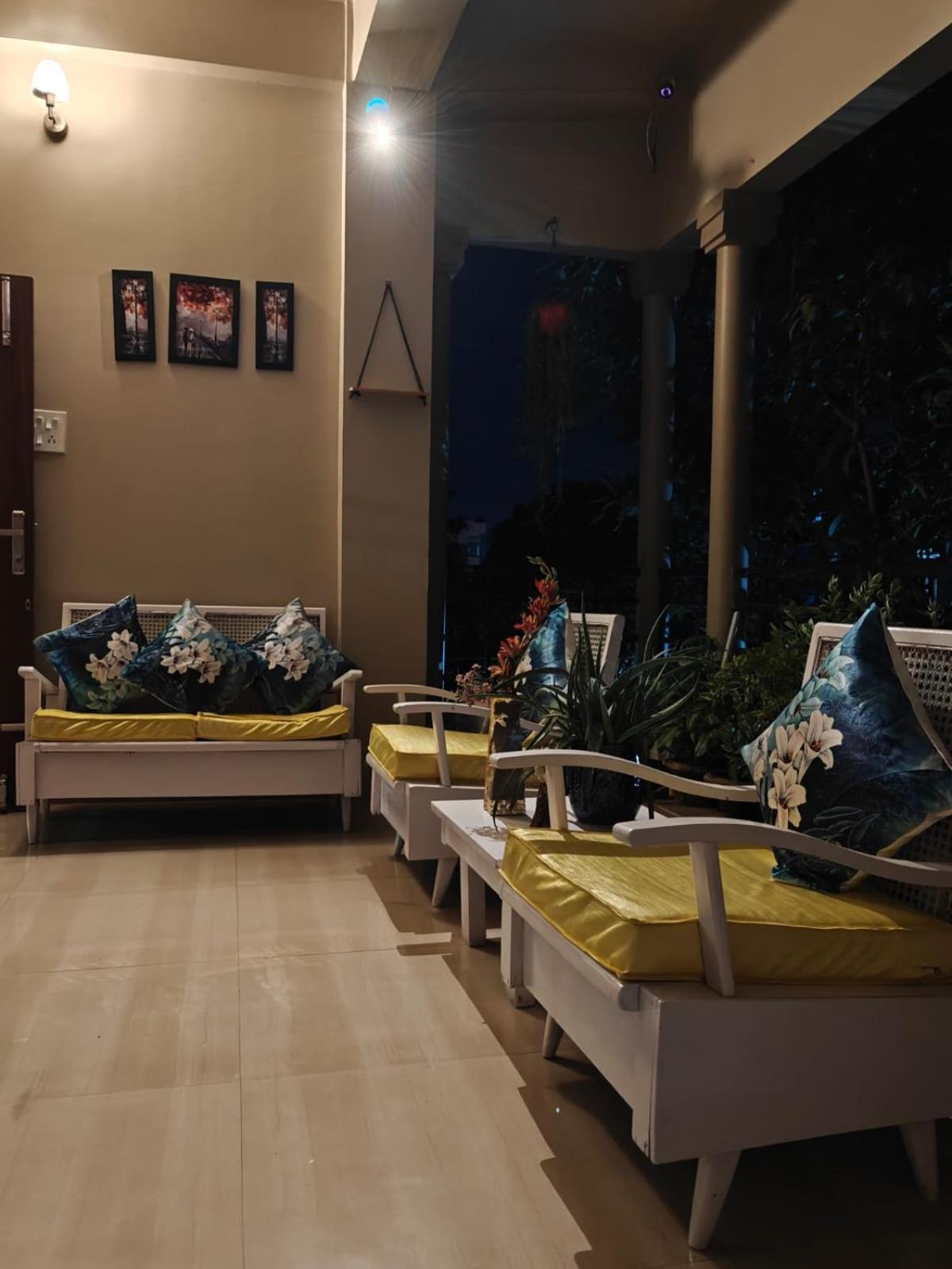 Shangrila Homestay Jorhāt Esterno foto