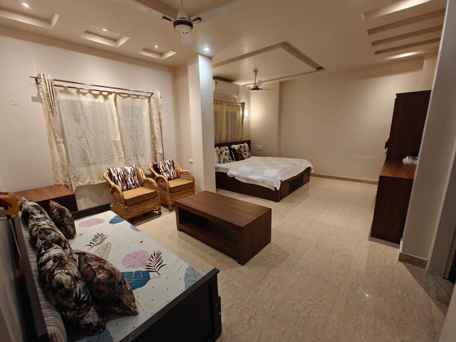Shangrila Homestay Jorhāt Esterno foto